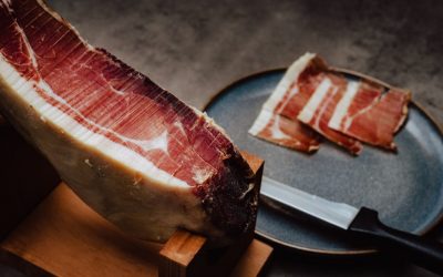 Pros y contras del jamón loncheado o en pieza entera